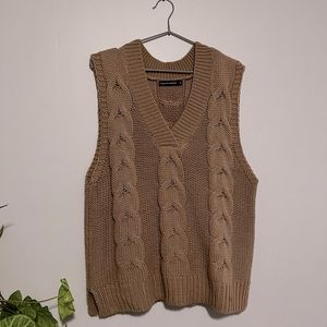 Tan Moon & Madison Sweater Vest — XL